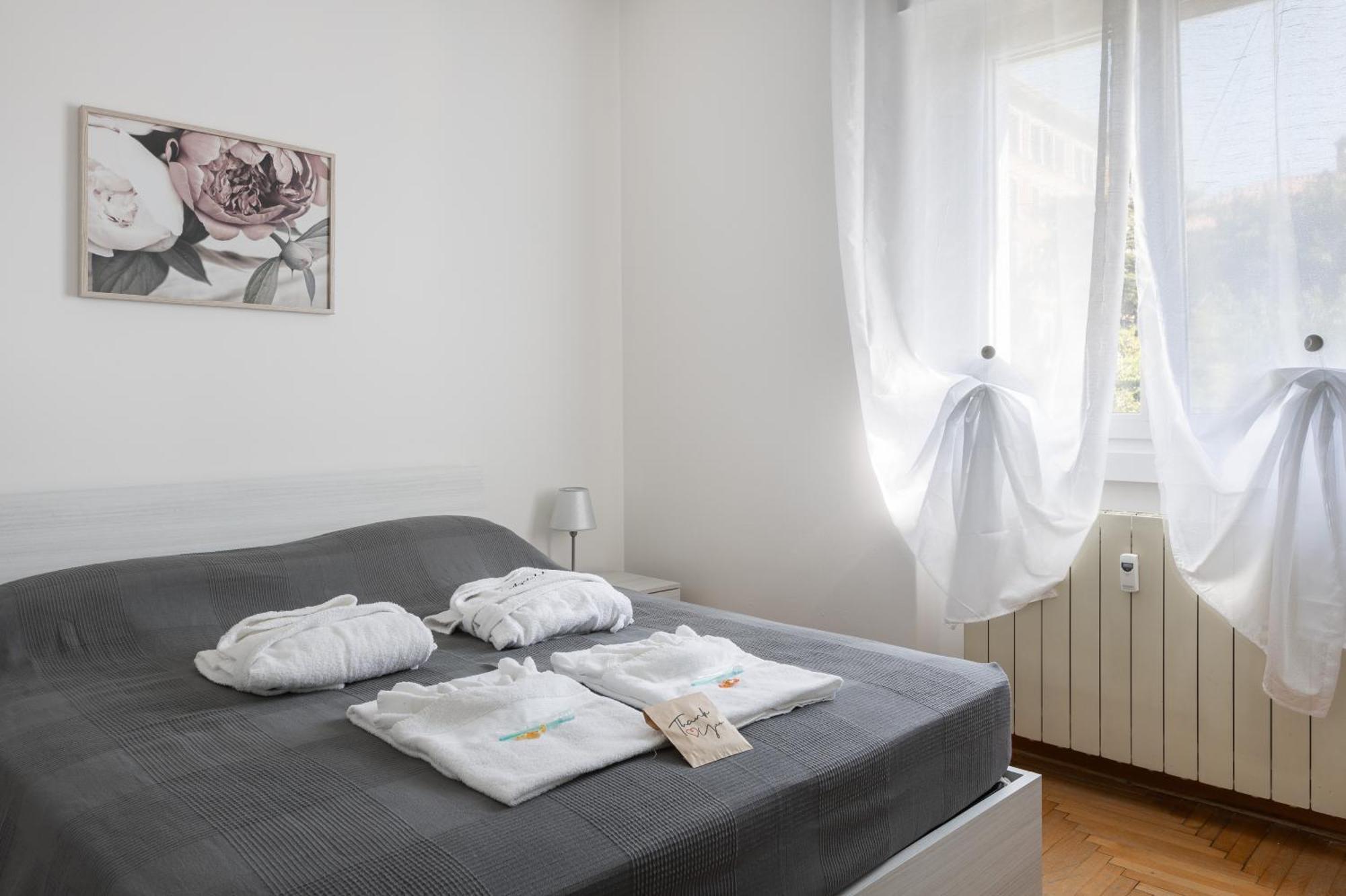 The Black Swan Apartamento Trieste Exterior foto