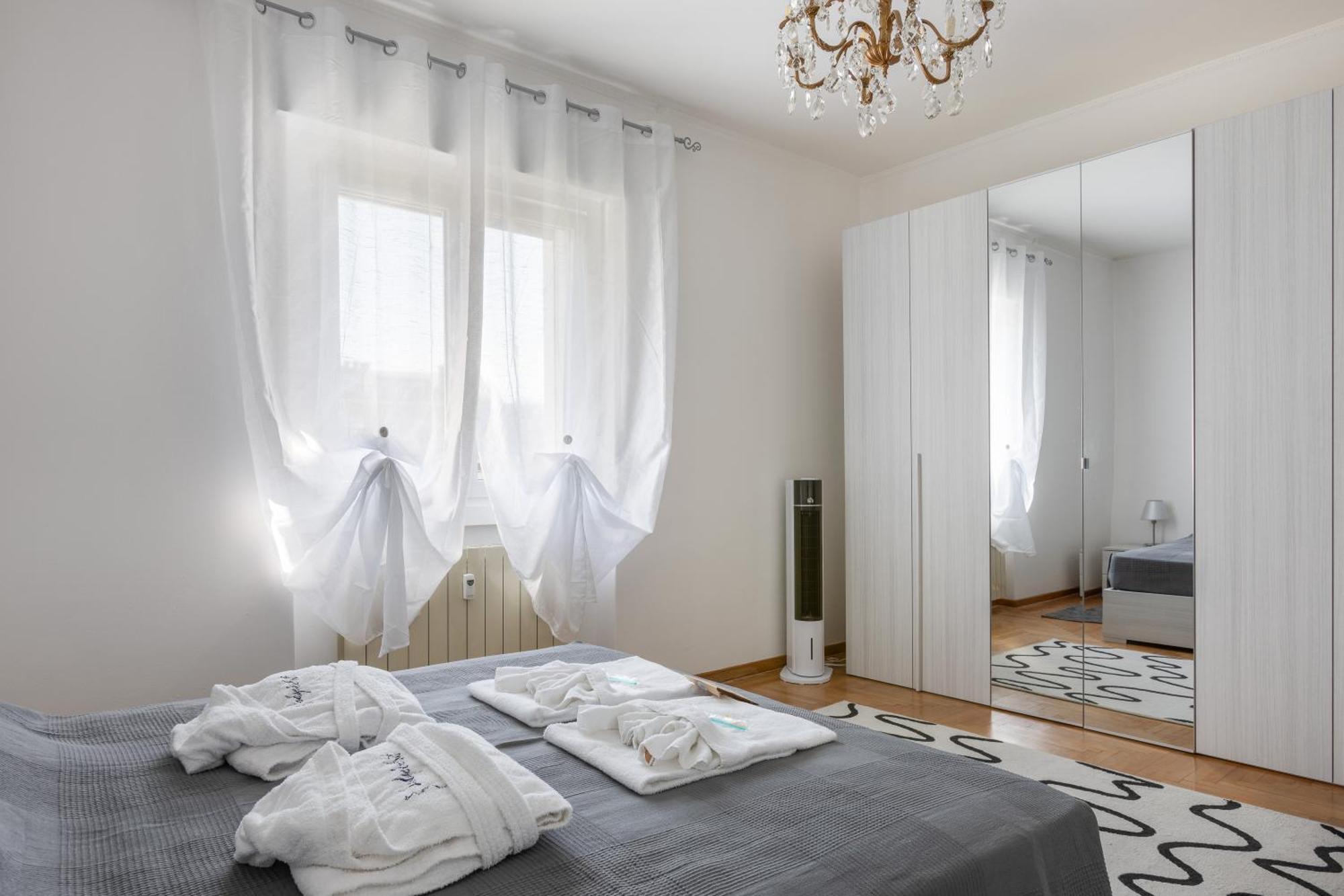 The Black Swan Apartamento Trieste Exterior foto