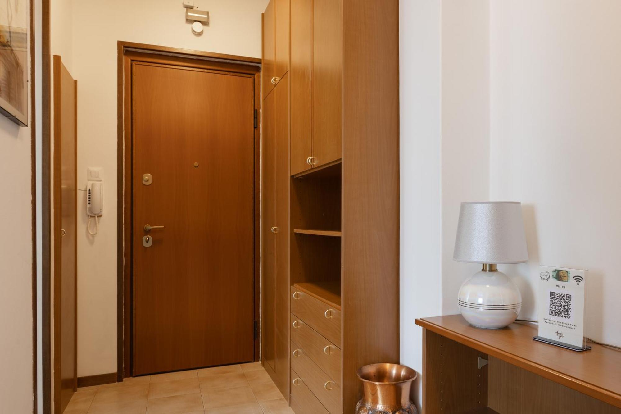 The Black Swan Apartamento Trieste Exterior foto